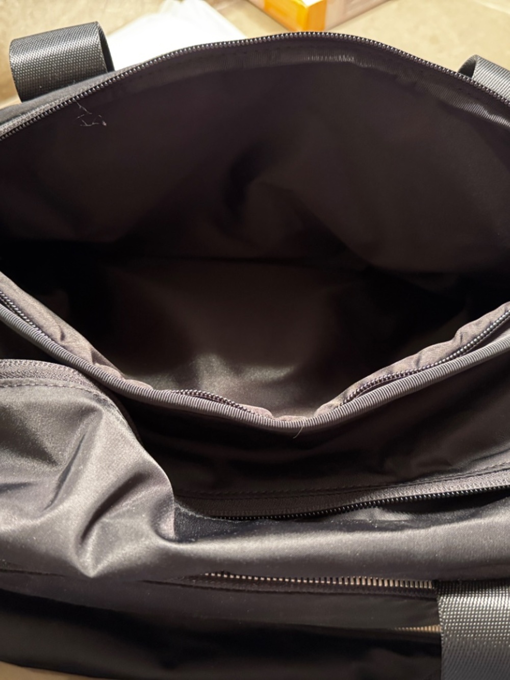Lululemon bag - Picture 2 of 9